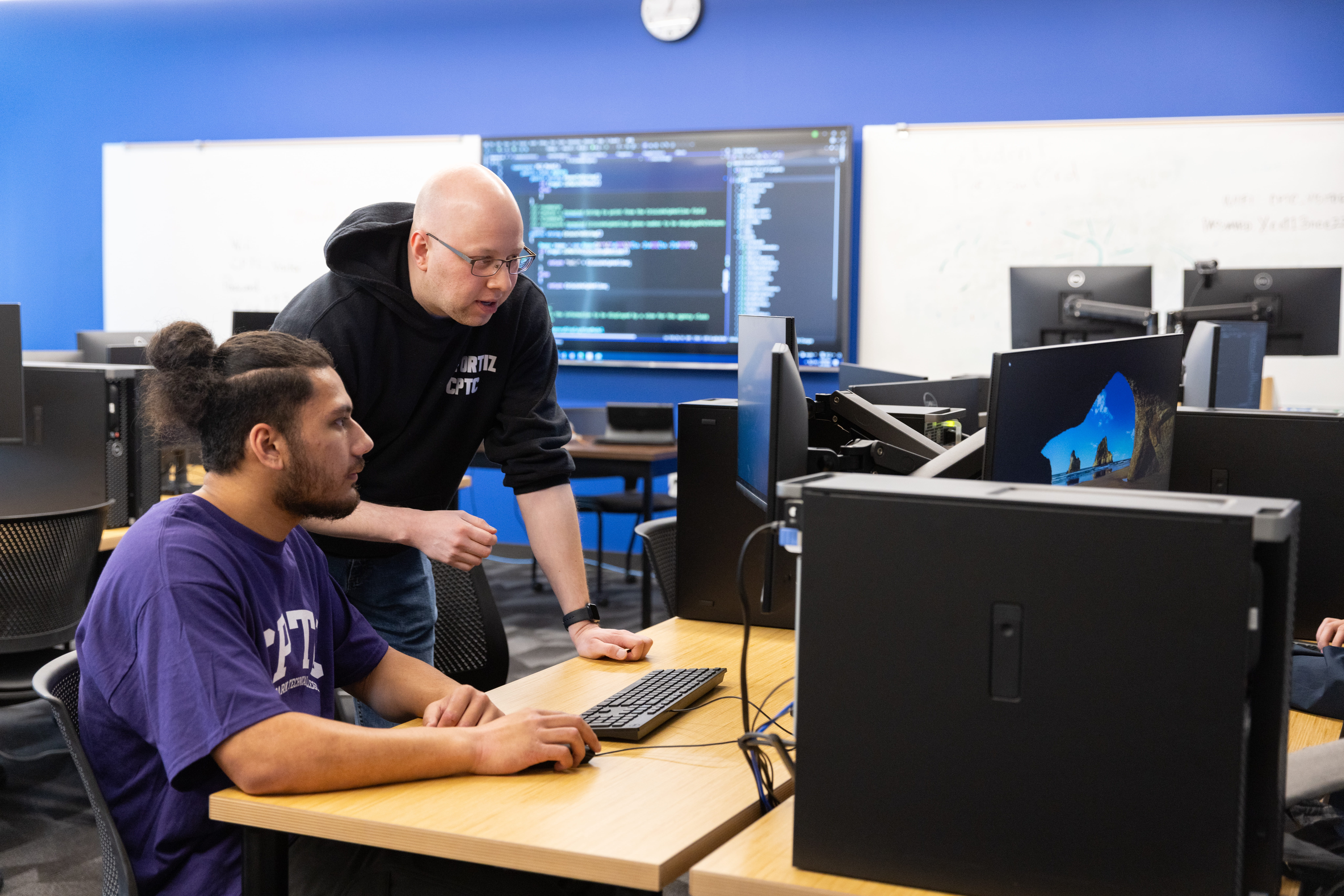 Computer Programming lab, photo 1 of 6